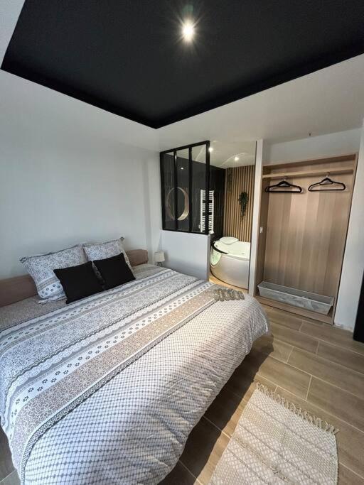 T4 Jolie Vue Avec Jaccuzzi Apartment Vitrolles  Luaran gambar