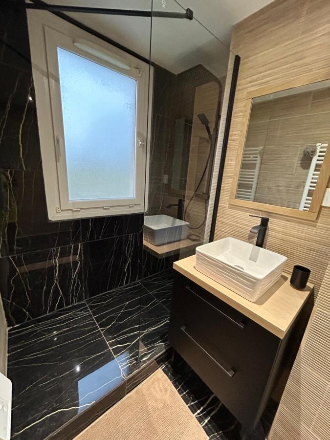 T4 Jolie Vue Avec Jaccuzzi Apartment Vitrolles  Luaran gambar